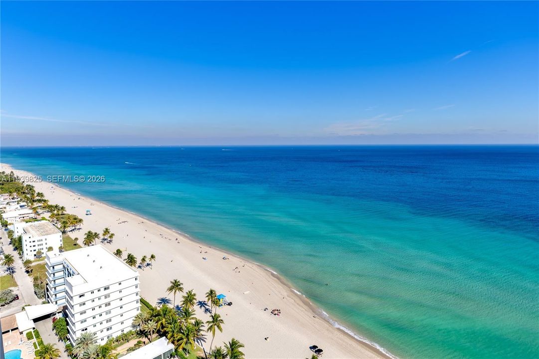 For Rent: $3,000 (1 beds, 1 baths, 980 Square Feet)