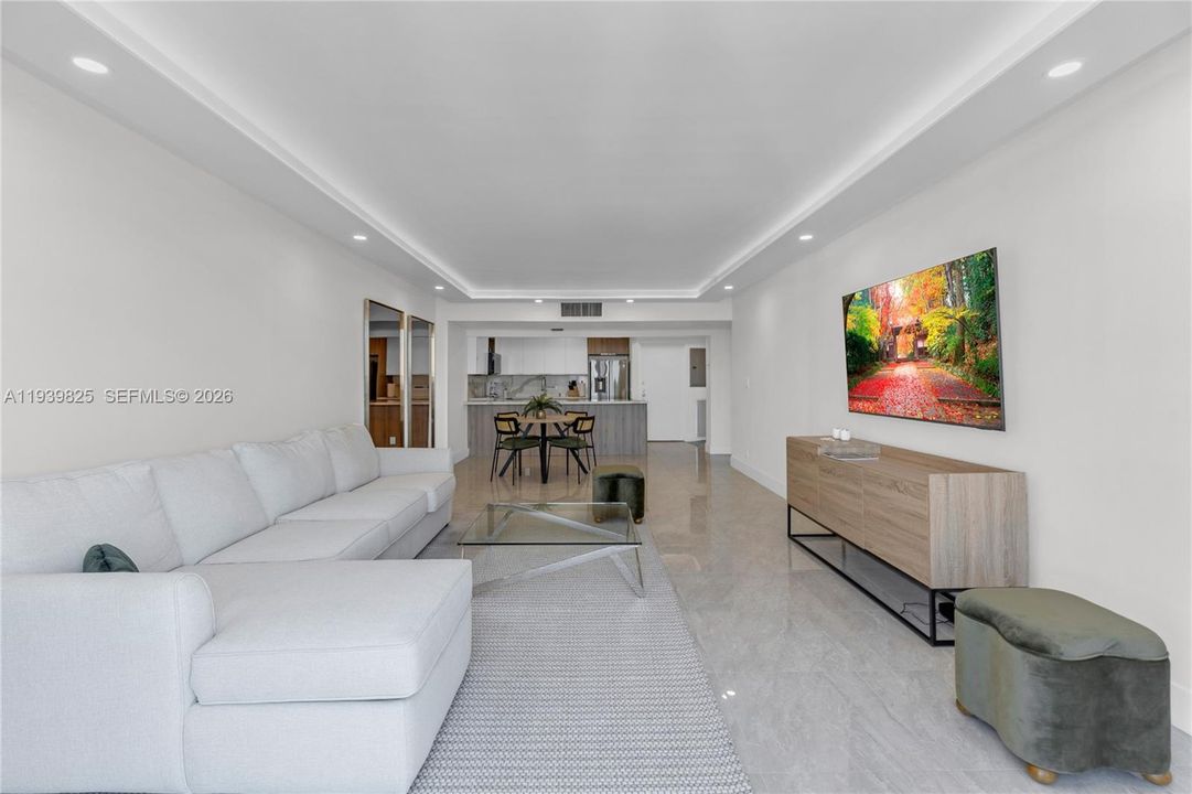 For Rent: $3,000 (1 beds, 1 baths, 980 Square Feet)