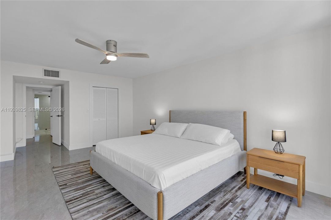 For Rent: $3,000 (1 beds, 1 baths, 980 Square Feet)