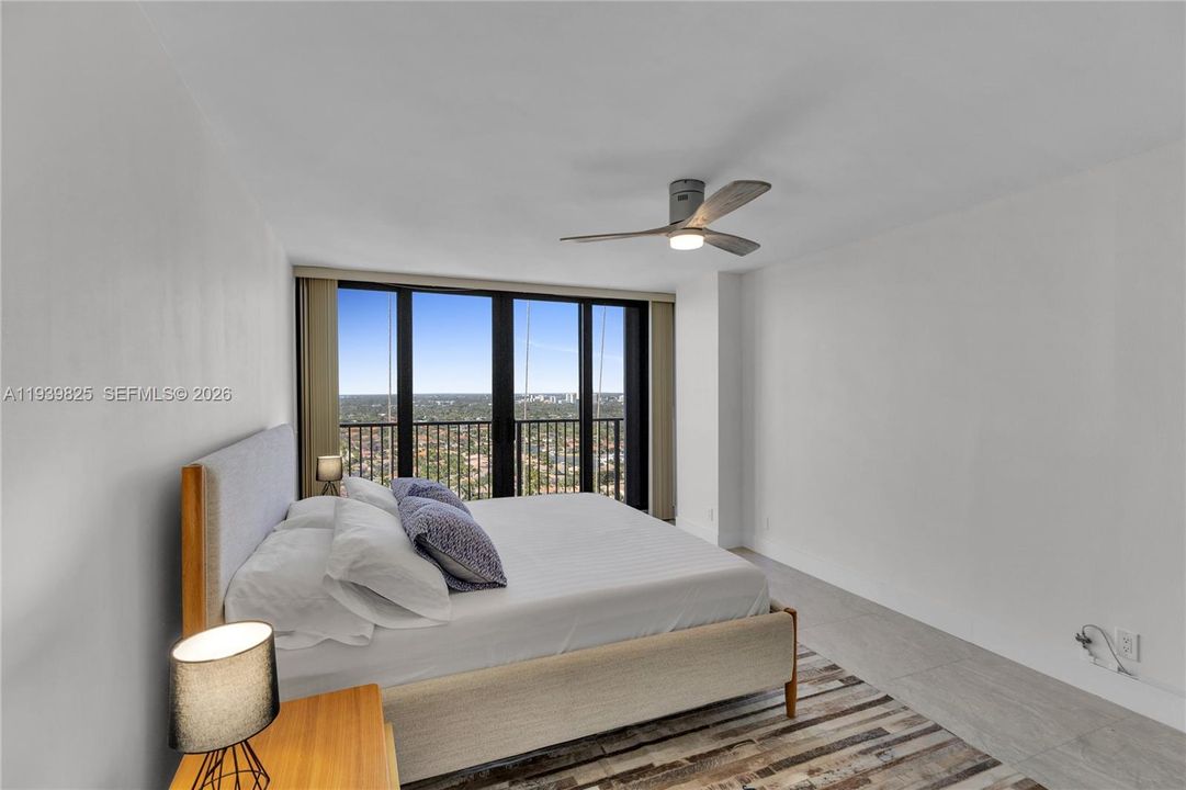 For Rent: $3,000 (1 beds, 1 baths, 980 Square Feet)