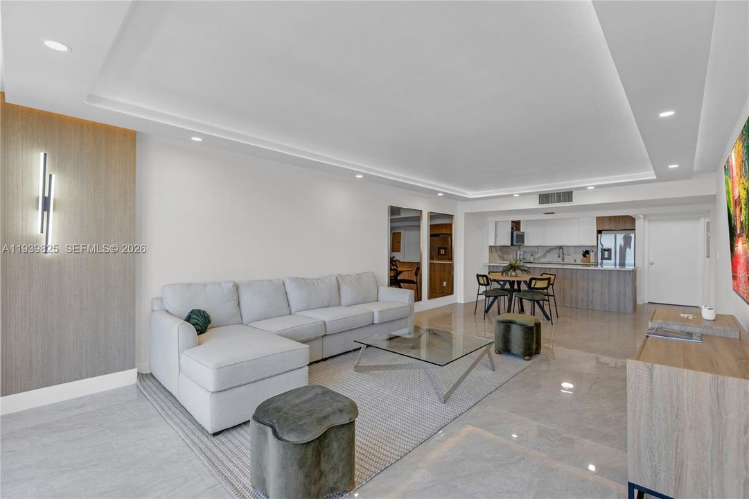 For Rent: $3,000 (1 beds, 1 baths, 980 Square Feet)