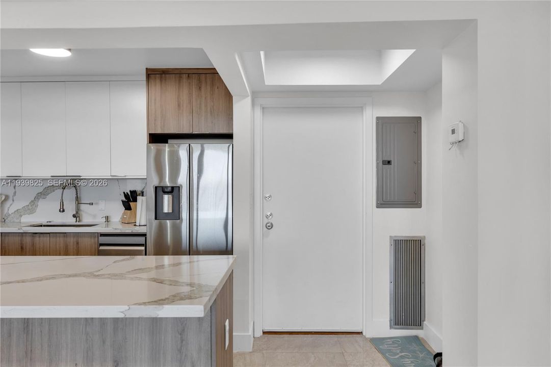 For Rent: $3,000 (1 beds, 1 baths, 980 Square Feet)