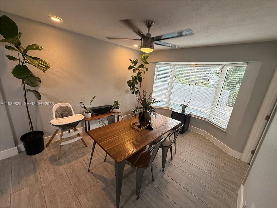 En Venta: $634,900 (3 camas, 2 baños, 1480 Pies cuadrados)