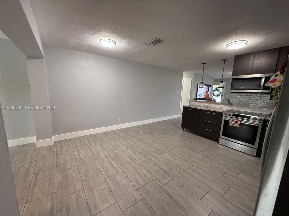 En Venta: $634,900 (3 camas, 2 baños, 1480 Pies cuadrados)