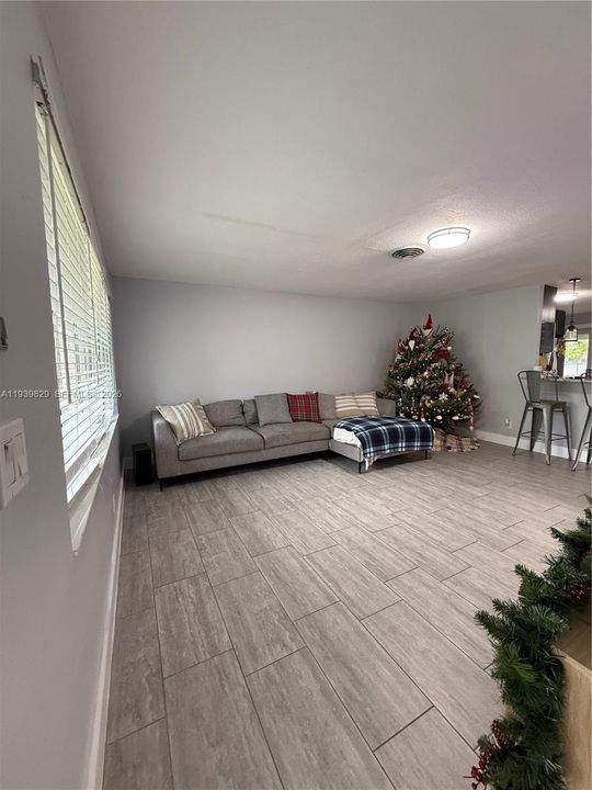 En Venta: $634,900 (3 camas, 2 baños, 1480 Pies cuadrados)