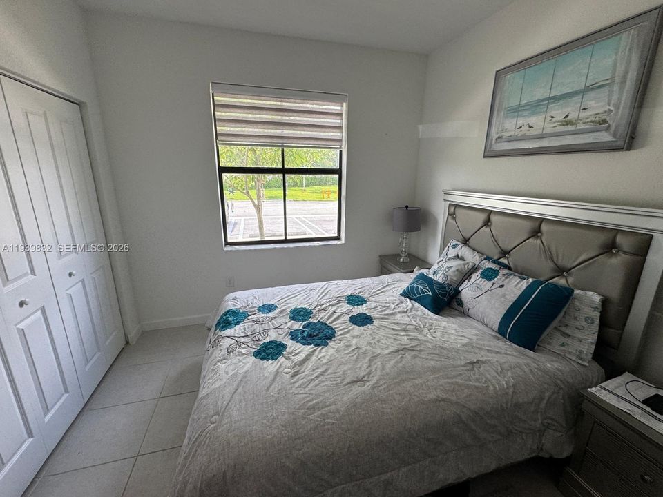 For Sale: $475,000 (3 beds, 3 baths, 1256 Square Feet)