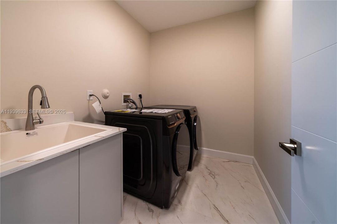 For Sale: $1,475,000 (4 beds, 4 baths, 2788 Square Feet)