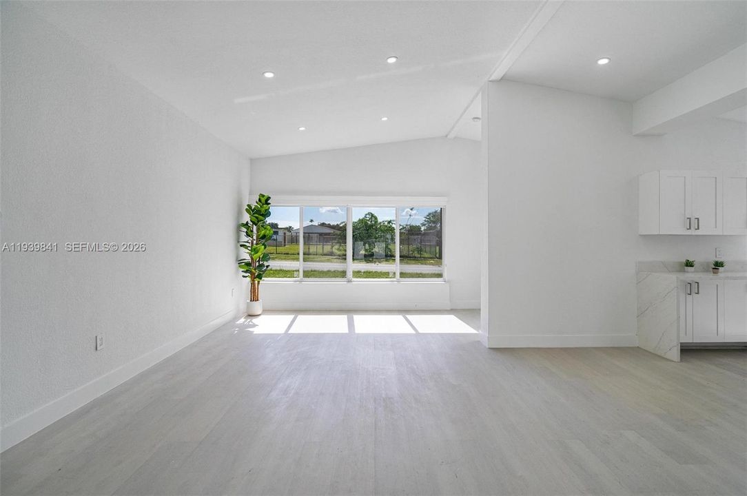 待售: $659,000 (3 贝兹, 2 浴室, 1576 平方英尺)