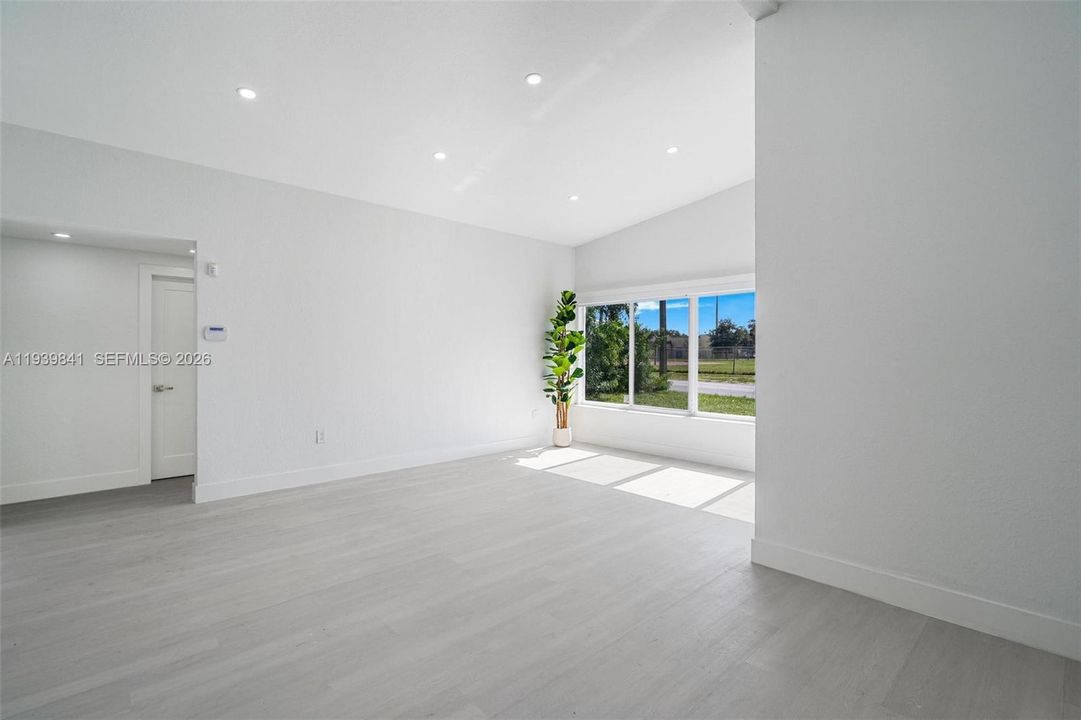 待售: $659,000 (3 贝兹, 2 浴室, 1576 平方英尺)