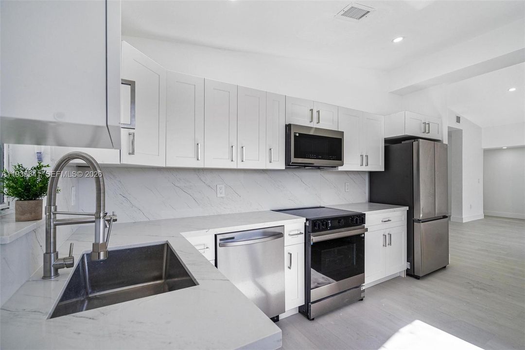 待售: $659,000 (3 贝兹, 2 浴室, 1576 平方英尺)