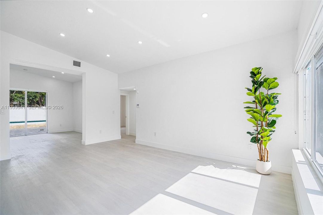 待售: $659,000 (3 贝兹, 2 浴室, 1576 平方英尺)