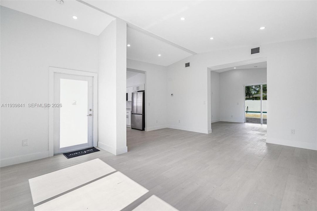 待售: $659,000 (3 贝兹, 2 浴室, 1576 平方英尺)