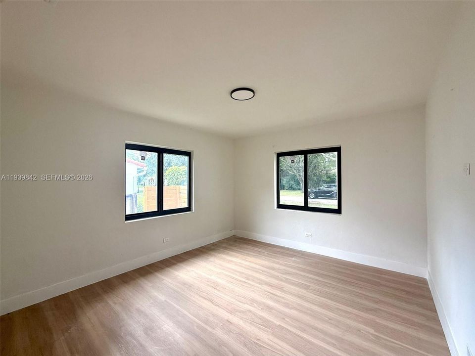 Activo con contrato: $1,250,000 (3 camas, 2 baños, 1581 Pies cuadrados)