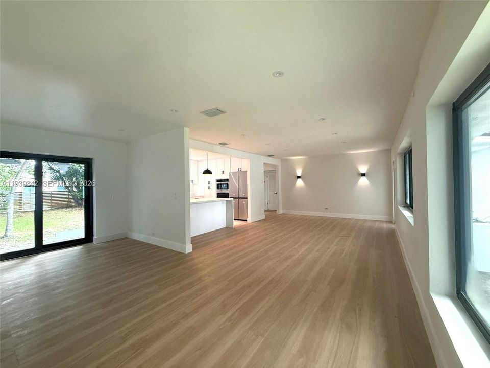 Activo con contrato: $1,250,000 (3 camas, 2 baños, 1581 Pies cuadrados)