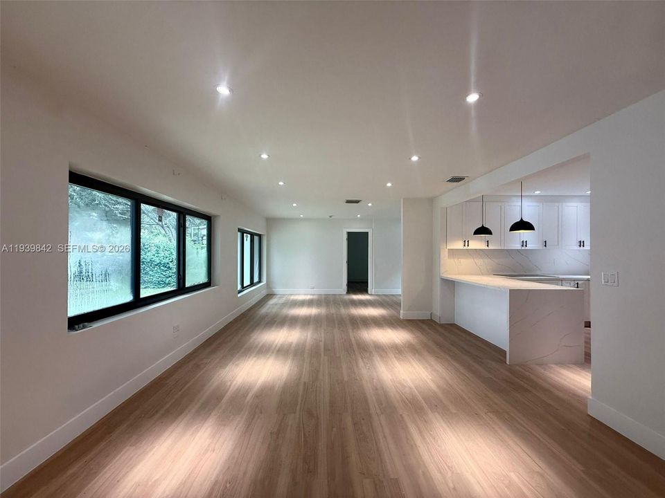 Activo con contrato: $1,250,000 (3 camas, 2 baños, 1581 Pies cuadrados)