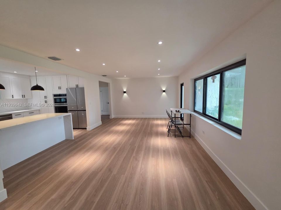 Activo con contrato: $1,250,000 (3 camas, 2 baños, 1581 Pies cuadrados)