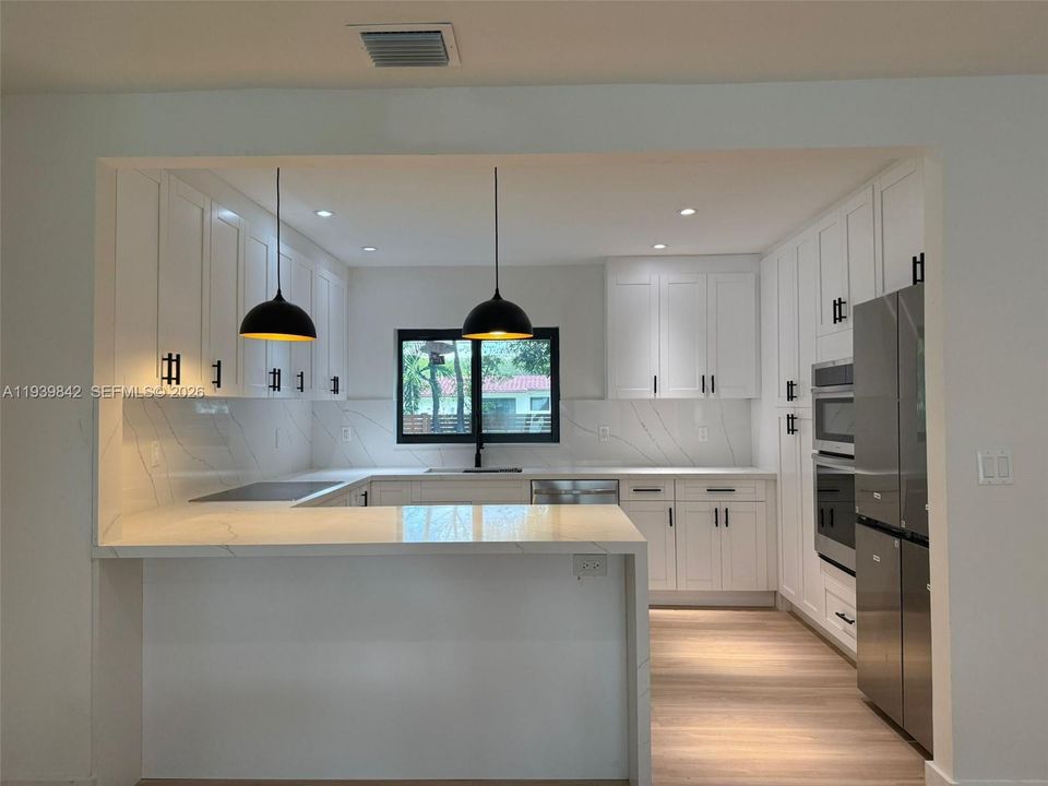 Activo con contrato: $1,250,000 (3 camas, 2 baños, 1581 Pies cuadrados)