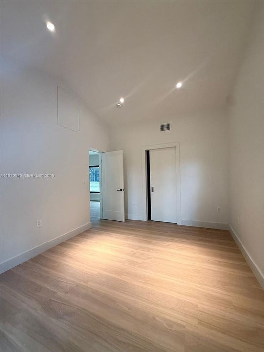 Activo con contrato: $1,250,000 (3 camas, 2 baños, 1581 Pies cuadrados)