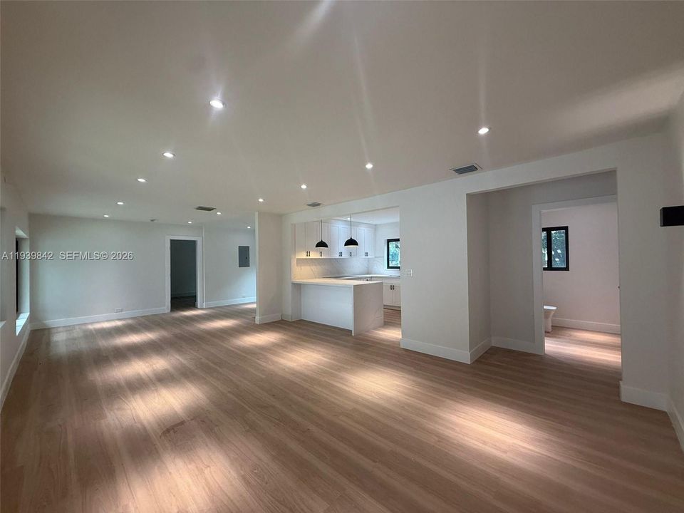 Activo con contrato: $1,250,000 (3 camas, 2 baños, 1581 Pies cuadrados)