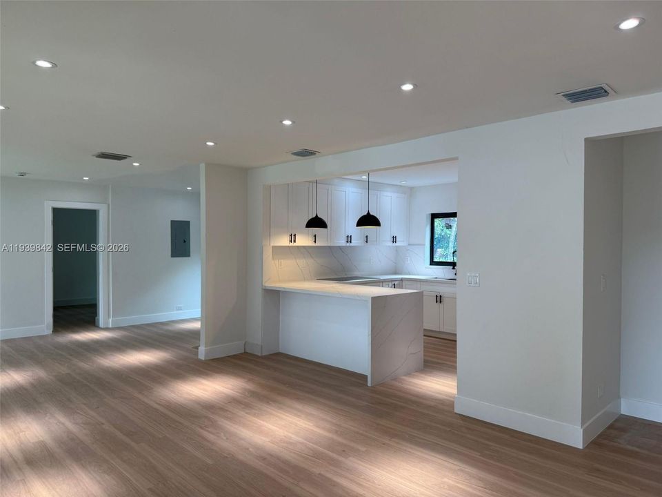 Activo con contrato: $1,250,000 (3 camas, 2 baños, 1581 Pies cuadrados)