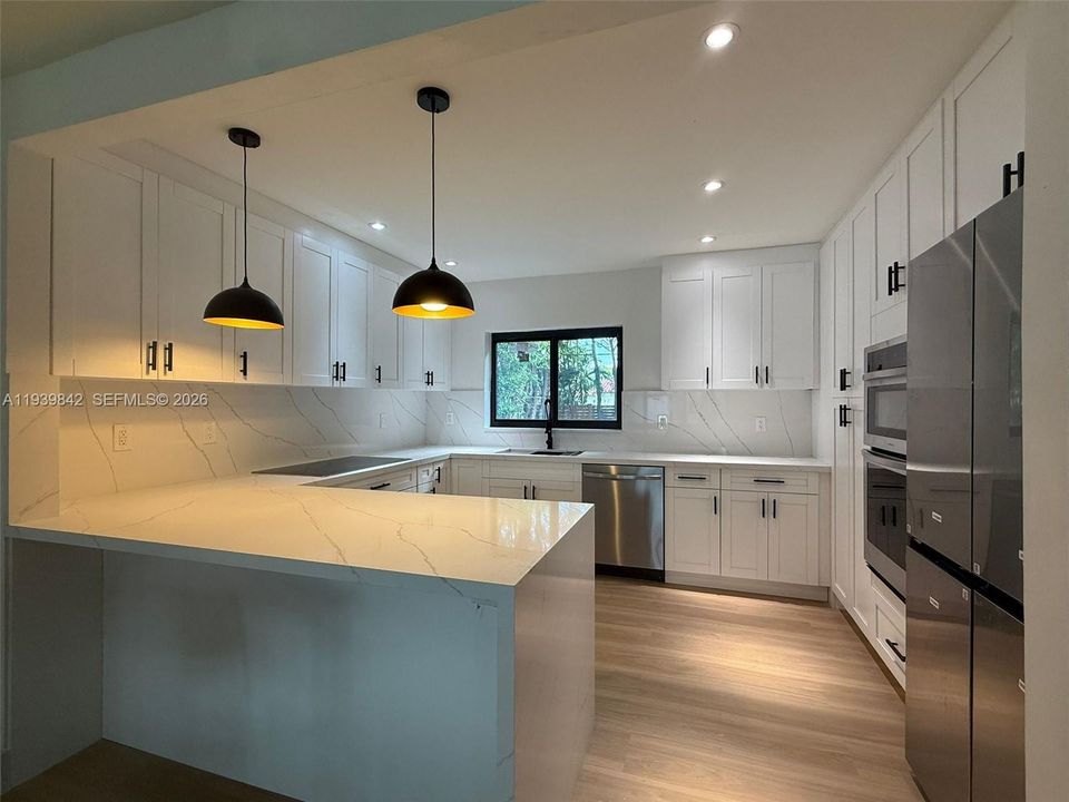 Activo con contrato: $1,250,000 (3 camas, 2 baños, 1581 Pies cuadrados)