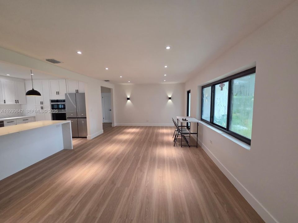 Activo con contrato: $1,250,000 (3 camas, 2 baños, 1581 Pies cuadrados)