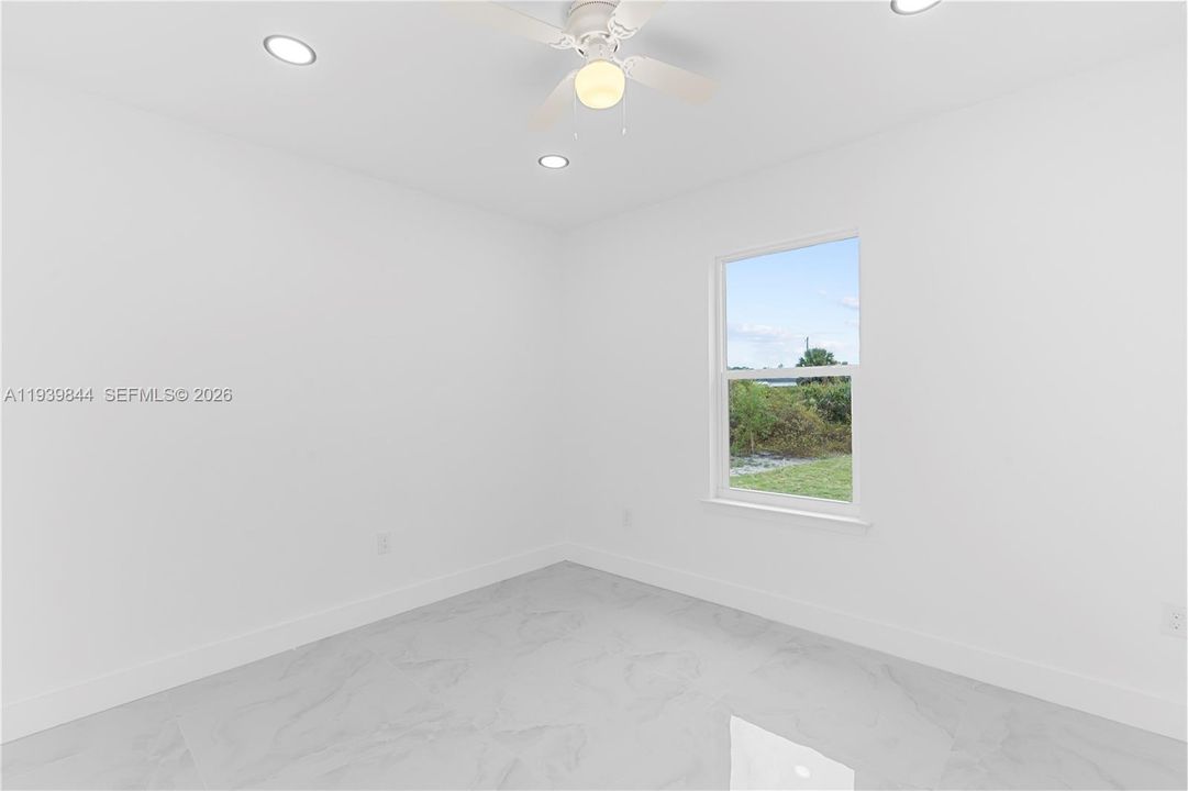 На продажу: $349,000 (3 спален, 2 ванн, 0 Квадратных фут)