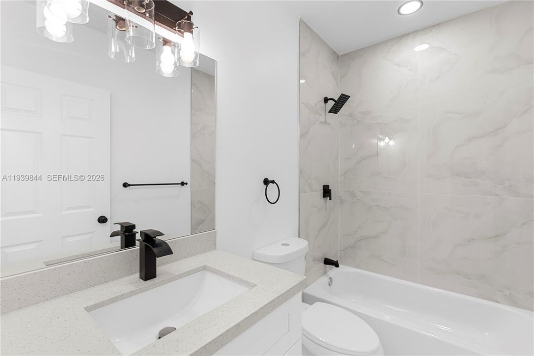 На продажу: $349,000 (3 спален, 2 ванн, 0 Квадратных фут)