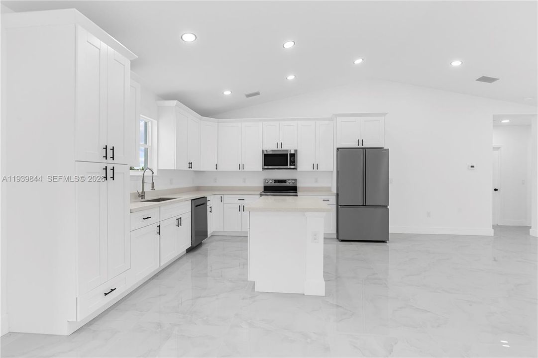 На продажу: $349,000 (3 спален, 2 ванн, 0 Квадратных фут)