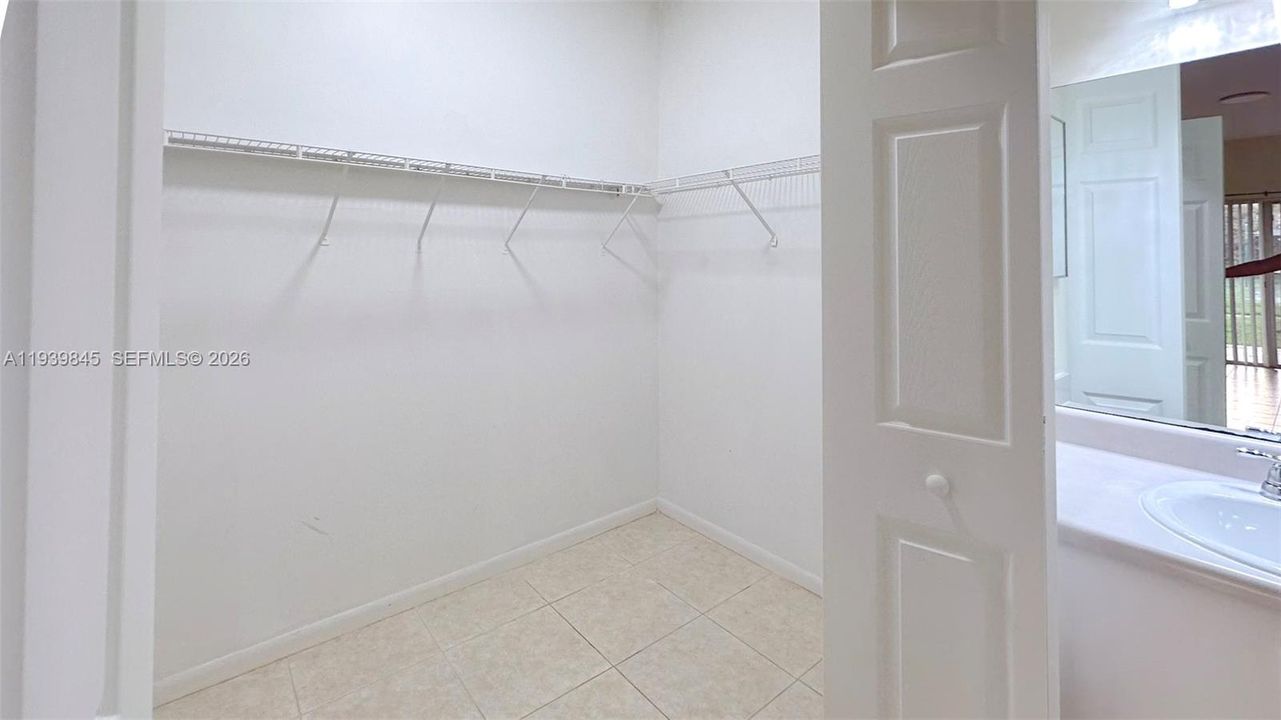 В аренду: $2,650 (3 спален, 2 ванн, 1364 Квадратных фут)