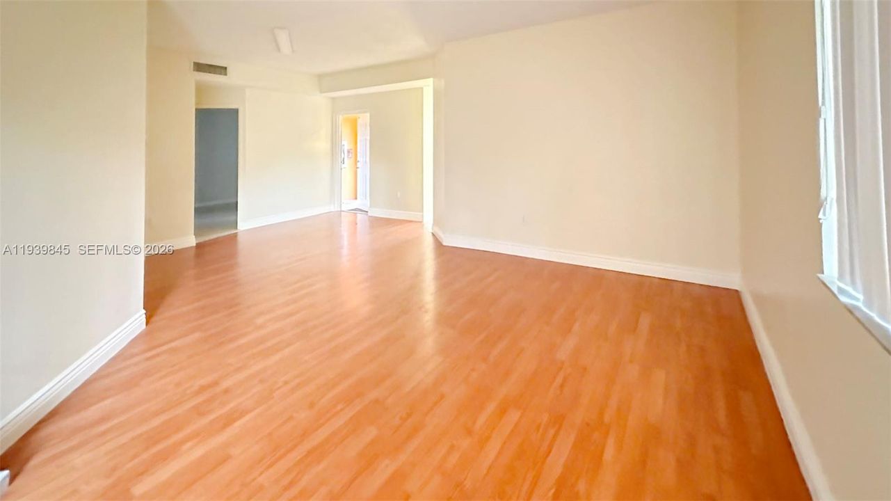 В аренду: $2,650 (3 спален, 2 ванн, 1364 Квадратных фут)