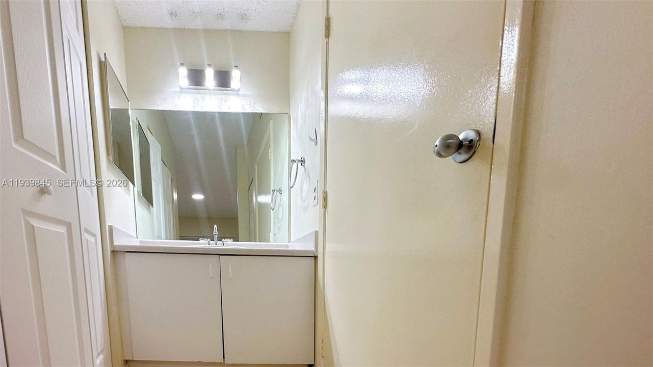 В аренду: $2,650 (3 спален, 2 ванн, 1364 Квадратных фут)