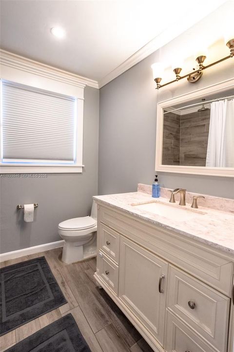 Active With Contract: $800,000 (5 beds, 3 baths, 2640 Square Feet)