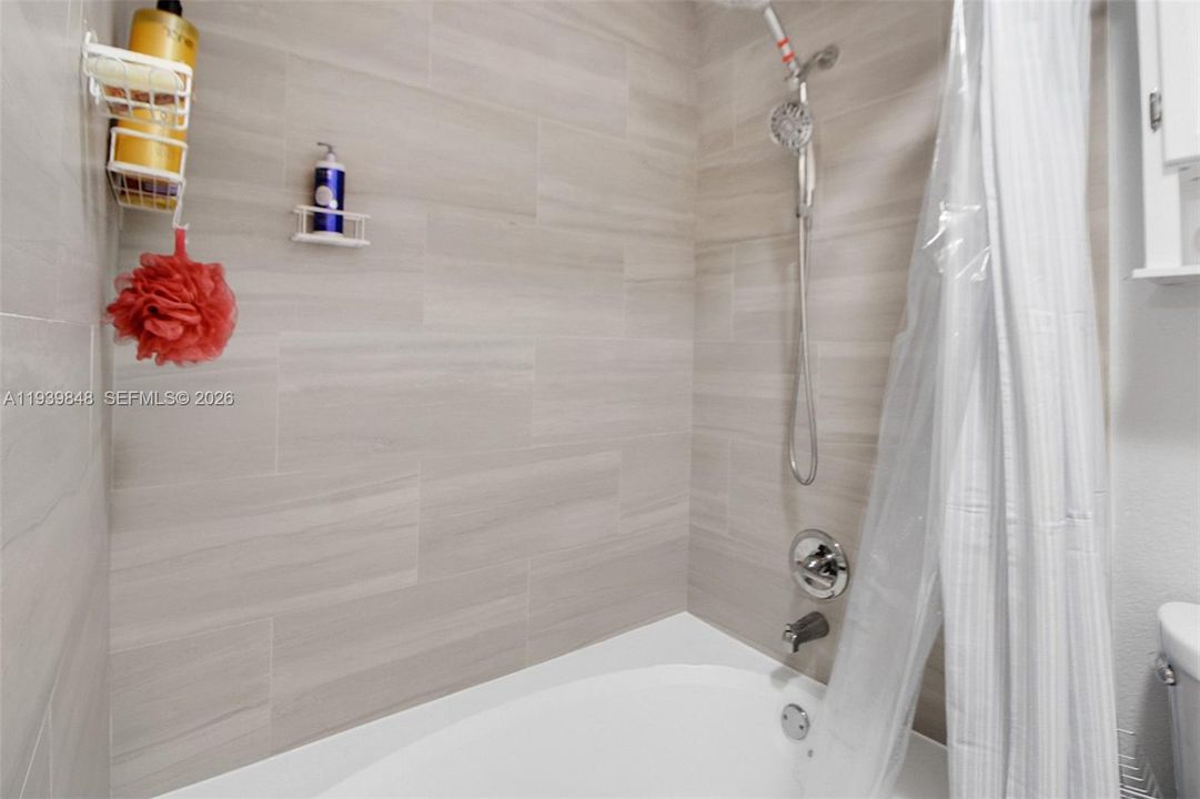 На продажу: $315,000 (2 спален, 2 ванн, 1053 Квадратных фут)