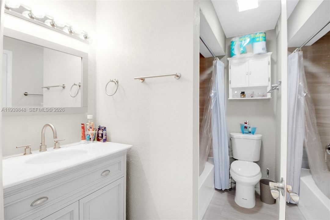 На продажу: $315,000 (2 спален, 2 ванн, 1053 Квадратных фут)