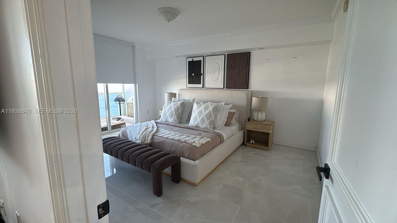 出租: $7,000 (2 贝兹, 2 浴室, 1337 平方英尺)