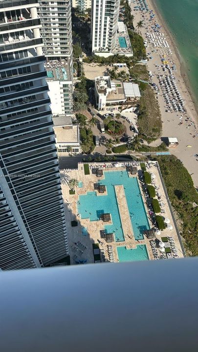 出租: $7,000 (2 贝兹, 2 浴室, 1337 平方英尺)