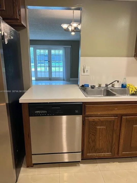 В аренду: $2,500 (2 спален, 2 ванн, 1240 Квадратных фут)