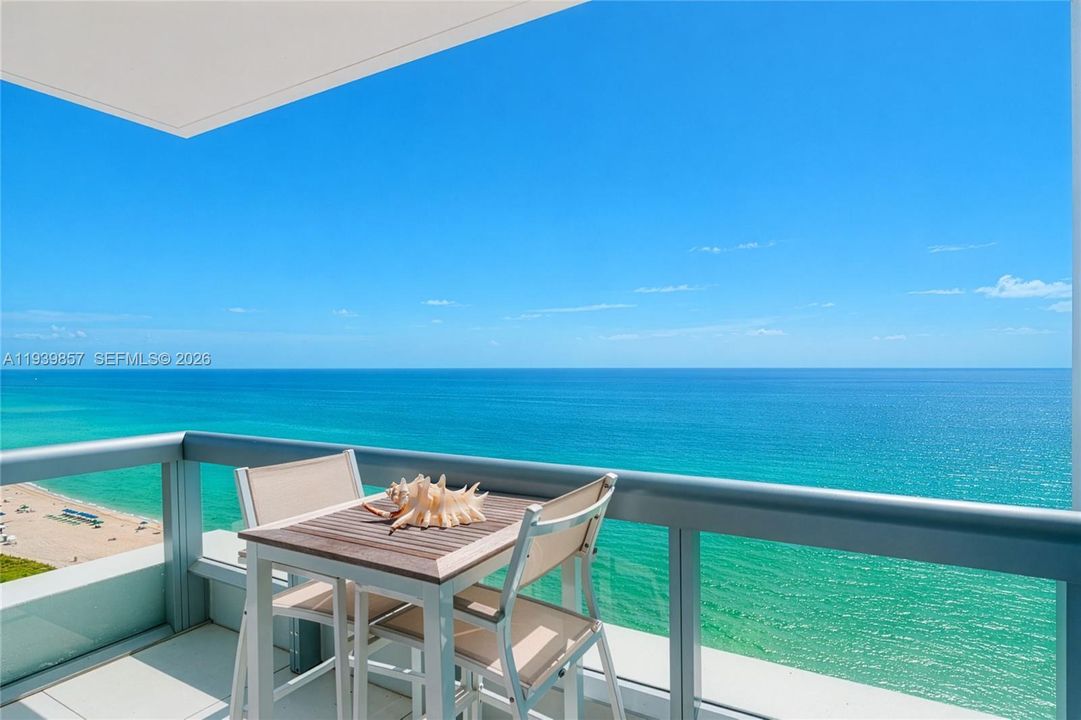 For Sale: $2,299,000 (2 beds, 2 baths, 1290 Square Feet)