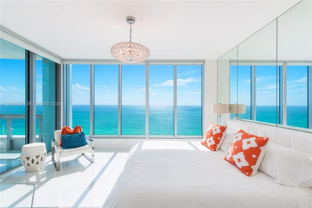 For Sale: $2,299,000 (2 beds, 2 baths, 1290 Square Feet)