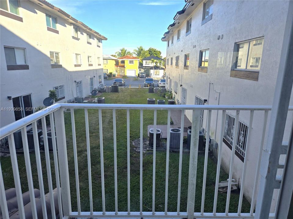 For Rent: $2,800 (3 beds, 2 baths, 1288 Square Feet)