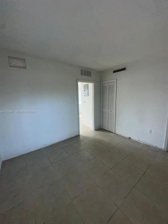 For Rent: $1,350 (1 beds, 1 baths, 500 Square Feet)