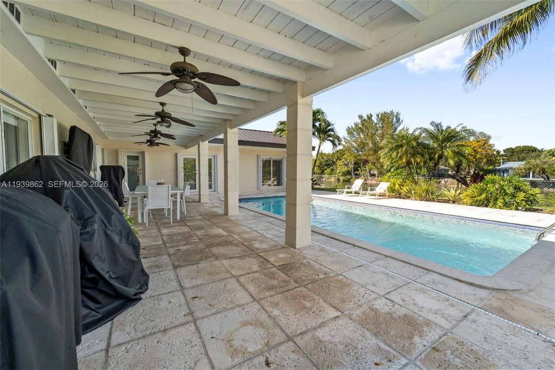 For Rent: $7,800 (3 beds, 2 baths, 2288 Square Feet)