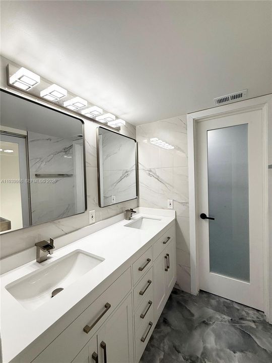 На продажу: $235,000 (2 спален, 2 ванн, 1270 Квадратных фут)