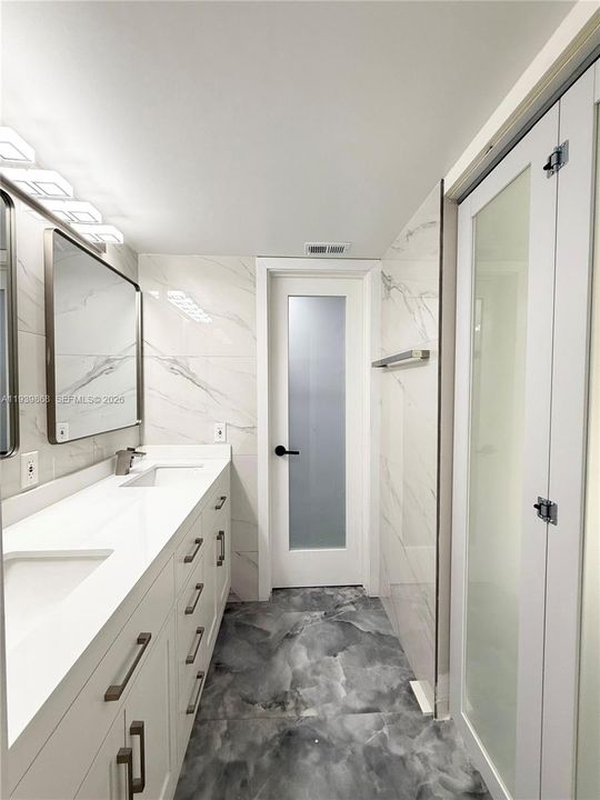 На продажу: $235,000 (2 спален, 2 ванн, 1270 Квадратных фут)