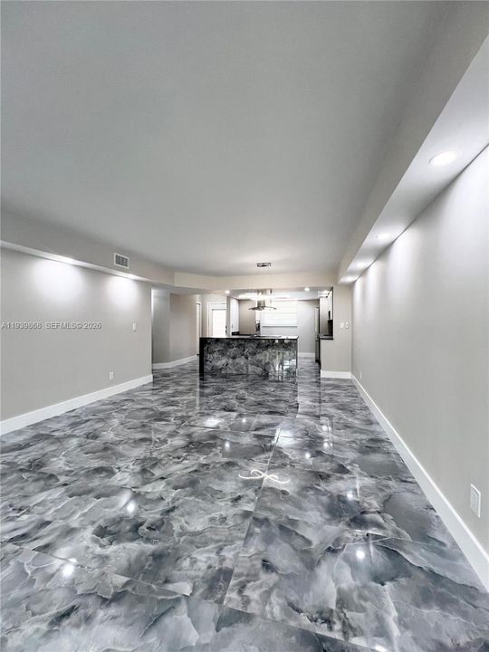 На продажу: $235,000 (2 спален, 2 ванн, 1270 Квадратных фут)