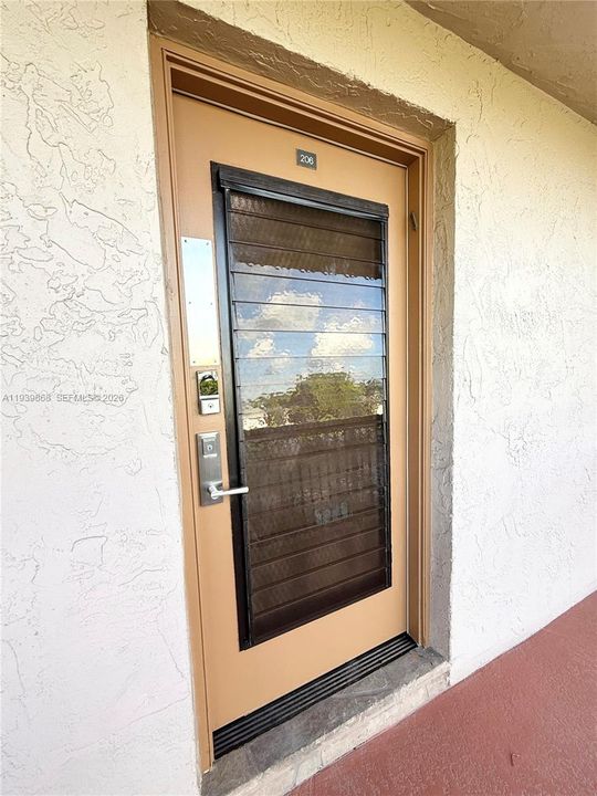 На продажу: $235,000 (2 спален, 2 ванн, 1270 Квадратных фут)