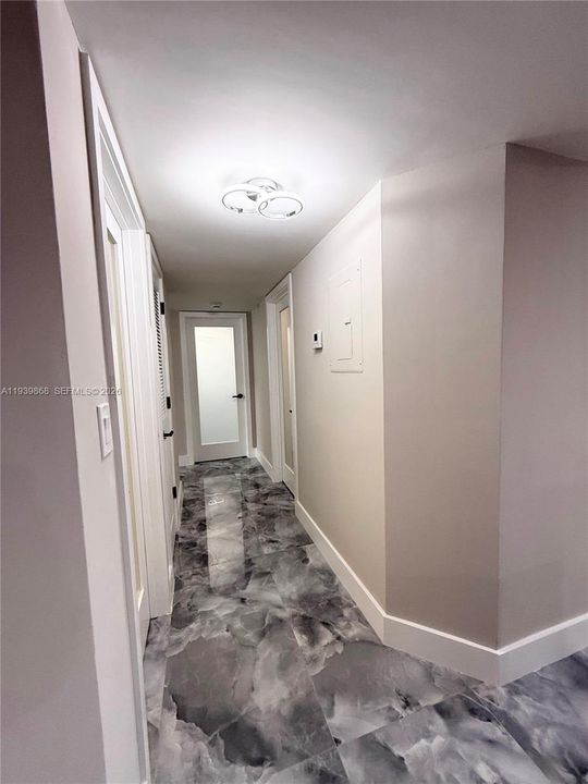 На продажу: $235,000 (2 спален, 2 ванн, 1270 Квадратных фут)