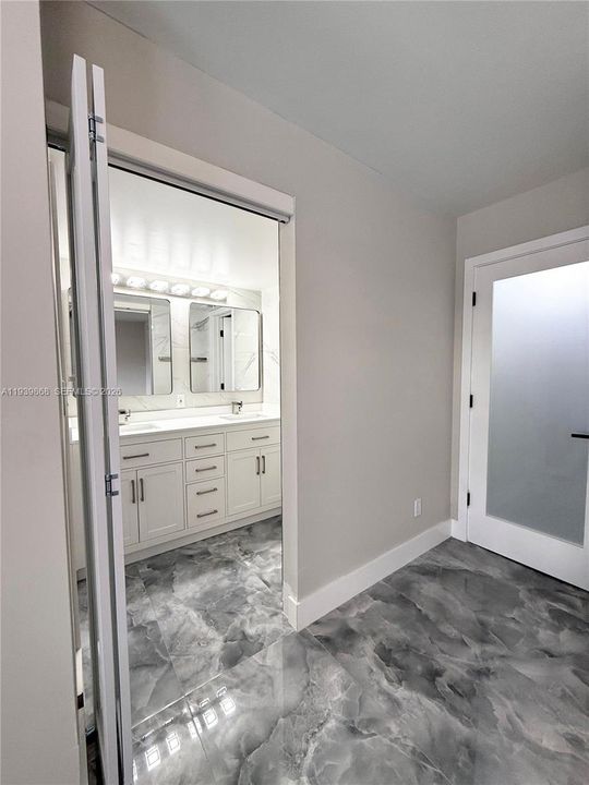 На продажу: $235,000 (2 спален, 2 ванн, 1270 Квадратных фут)