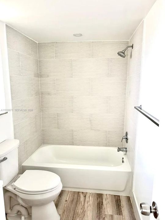 En Venta: $925,000 (0 camas, 0 baños, 2484 Pies cuadrados)